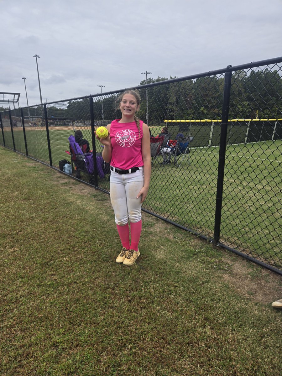 StarzGold2030's tweet photo. 🥎 Weekend Recap

✅ 3-0 Record
✅ 33 Runs Scored
✅ 9 Runs Allowed

Rain cut the tournament short on Sunday, but the girls played great softball all weekend. Hot bats, solid defense, and strong pitching. 💪

💣 Shoutout to #4 for another bomb!
🖤💛 #StarzGold #FallBall #Softball https://t.co/ORxxLQ6pMQ