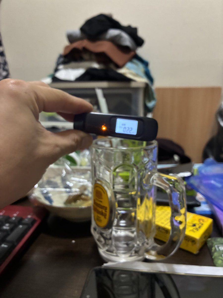 BOSCH75702844's tweet photo. 飲酒前
一口
完飲
4時間睡眠後 https://t.co/L27dWJUlww