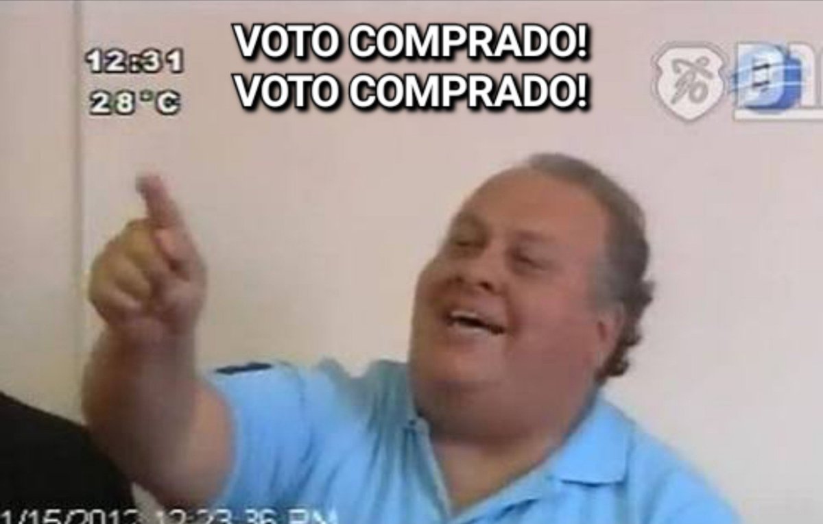 SoyMike87's tweet photo. Yo cuando vea llegar a mi pariente colorado en el almuerzo familiar. 😏 https://t.co/21aa22qjA1