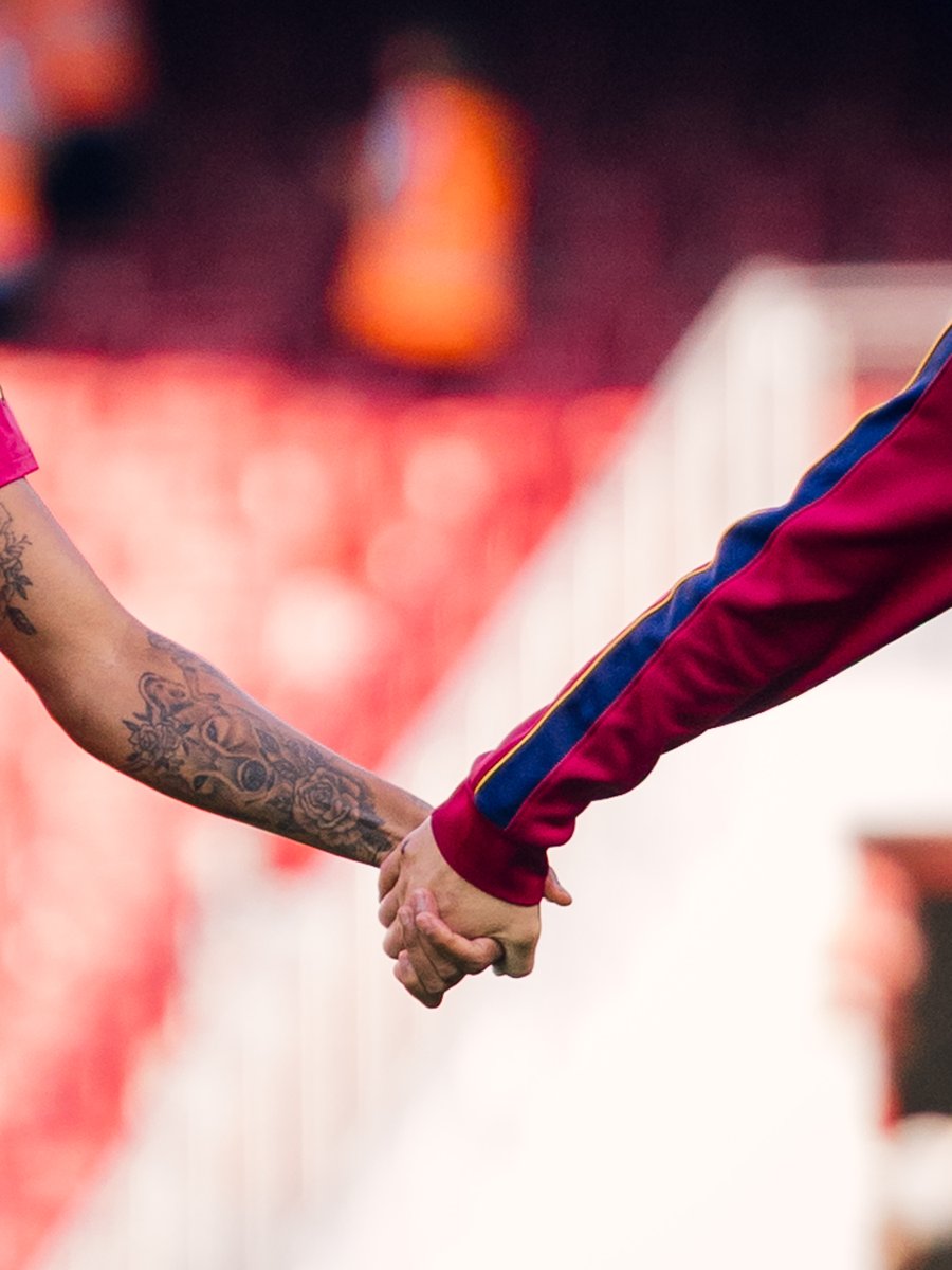FCBfemeni's tweet photo. 🤝 https://t.co/GJLHlUPsXQ