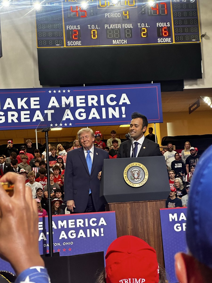 adopt_a_mustang's tweet photo. @KarluskaP 🤮 I cannot wait to vote for Vivek. https://t.co/D1lWaUsiiq