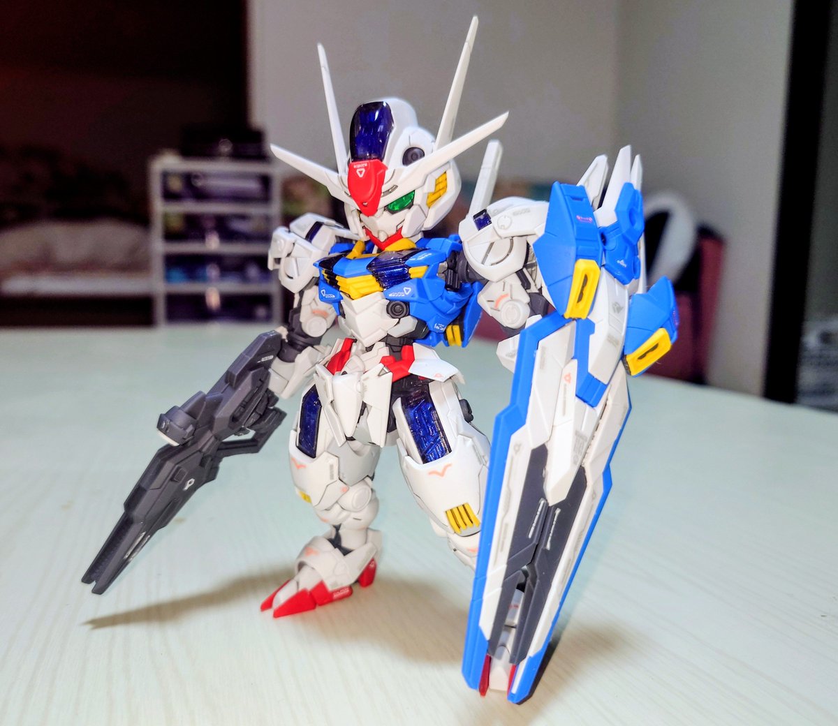 nebrain's tweet photo. 初のMGSD…ガンダムエアリアル完成。部分塗装につや消しトップコート仕上げ。MGSD…めっちゃ良いじゃないの。来月の札幌ドームYOASOBIライブ…楽しみ！MGSD武者頑駄無…バンダイさん待っています！( ˇωˇ ) https://t.co/4oIzl6RlOm