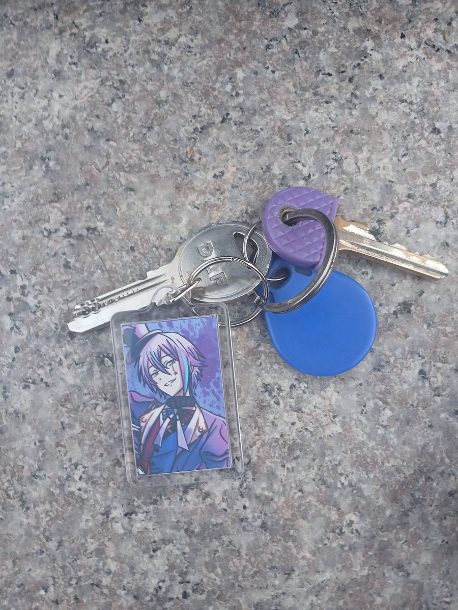 LieutenantOpal's tweet photo. I bought a Rui keychain!
It even matches my keys 😭 https://t.co/MQftpdJF7B