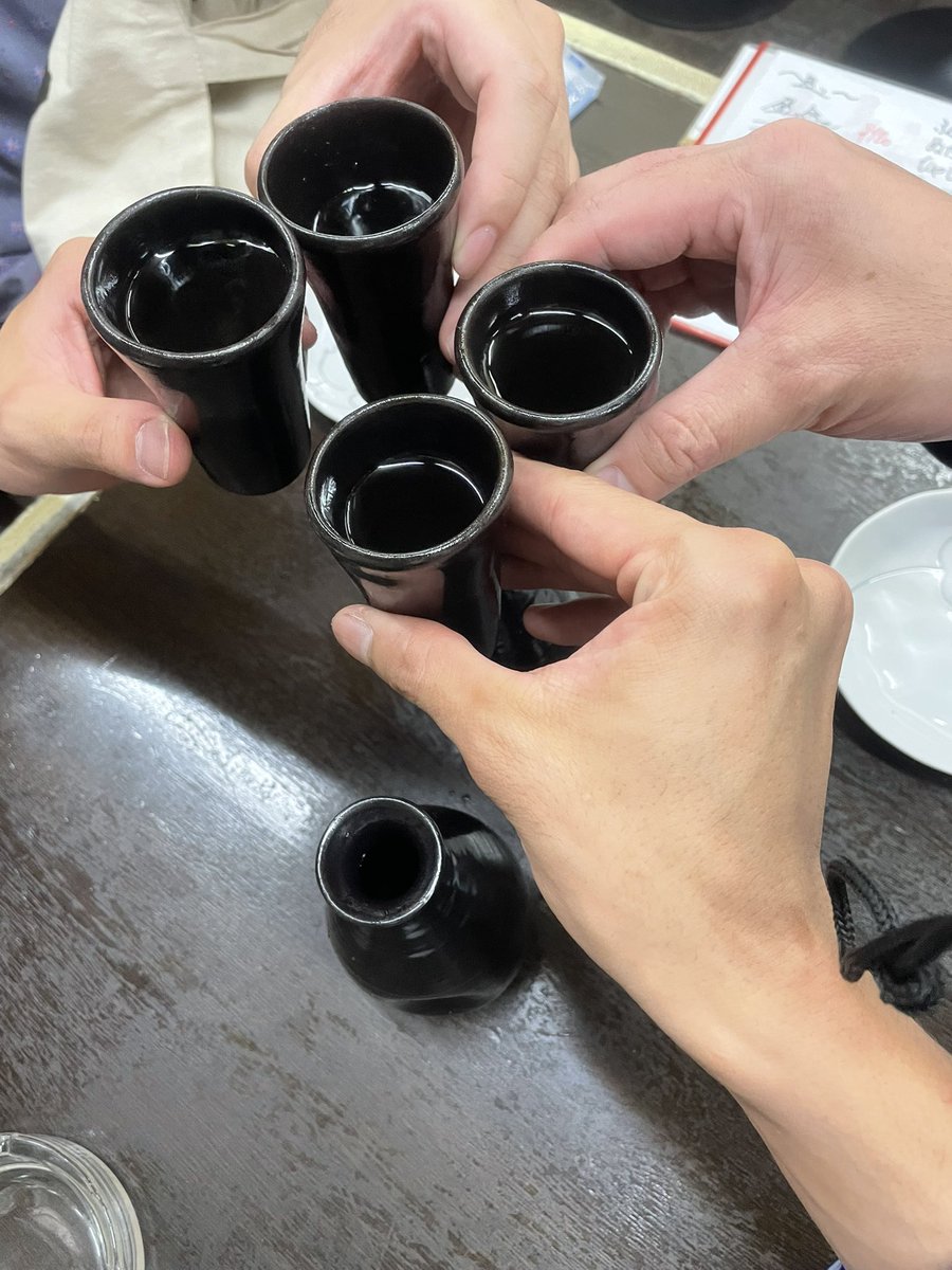 ZEX_Shiiha's tweet photo. 3次会までやってました🍶´-

こんな俺と繋がり持ってくれて本当にありがとうございます☺️
楽しすぎて終電まで居てました👍
#アイマスP呑兵衛部 https://t.co/1hUTYVReZL