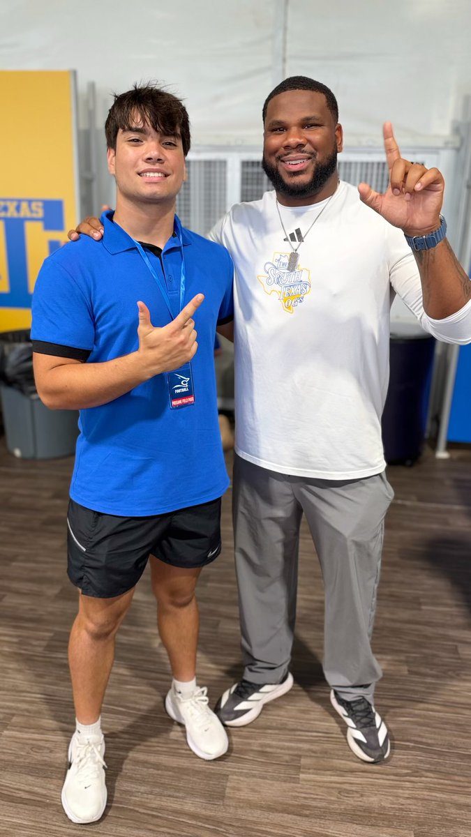JP_Zepeda50's tweet photo. Had an amazing time last night watching TAMUK get the 28–21 win!

I really appreciate the time and opportunity given to me by the coaches and staff. Getting to experience the atmosphere and see the culture this team has up close was awesome.

Thank you for having me! Go Javelinas!

@CoachJm0 
@CoachCarter_49 
@GageAnderson01 
@coachscottparr8 
@mark_gibson9 
@JavelinaFB