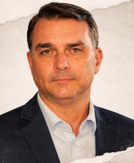 NewsLiberdade's tweet photo. 🚨AGORA - Flávio Bolsonaro venceu o 1º turno em Israel 

🟢FLÁVIO - 523 votos

🔴LULA -  92 votos https://t.co/IdmRX8vEcw