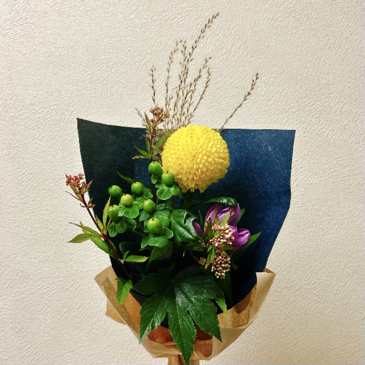 itou_4nf's tweet photo. お月見っぽいお花見てってください🌕💐 https://t.co/Xj3RkK7tGZ