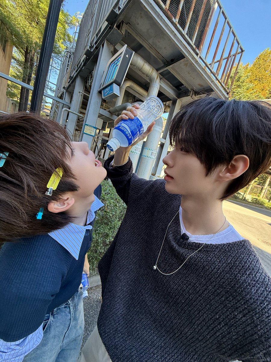 qscpxcd's tweet photo. 포카리젤리뽀💙💙💙💙 https://t.co/3YHiu5WyjM