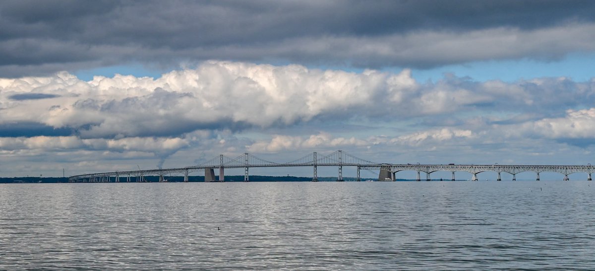 ByTheBayPhotos's tweet photo. Interesting clouds earlier this week over the Chesapeake Bay at the Matapeake Fishing Pier. 

#ChesapeakeBay #Maryland #Delmarva #EasternShore https://t.co/rfwxeeYxlG