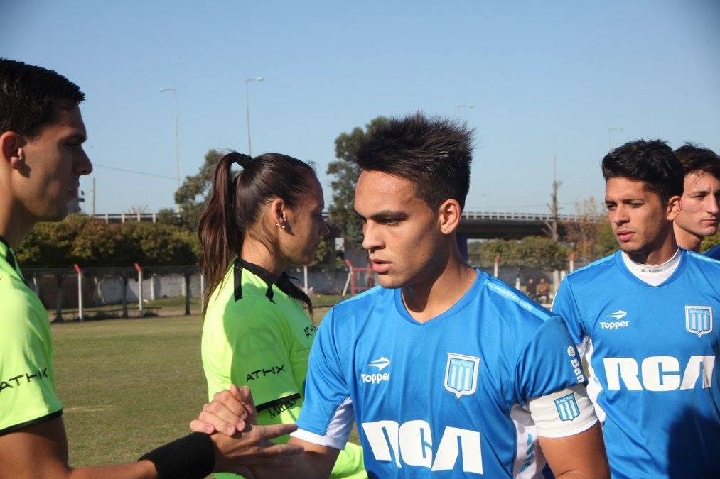 MGJG23's tweet photo. [HILO] Les comparto una recopilación de fotos de Lautaro en las inferiores de Racing de la mano del gran Juanca Baldovino 🤍🩵 https://t.co/wXG4n0KXqC