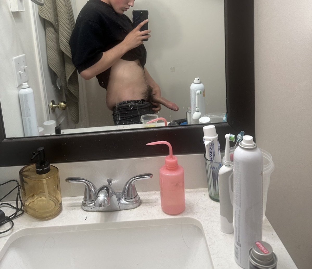 youngdick2011's tweet photo. https://t.co/tsFzZz6znY