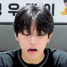 zeoonuuu's tweet photo. 바보정우 https://t.co/aoMZLOwdgB
