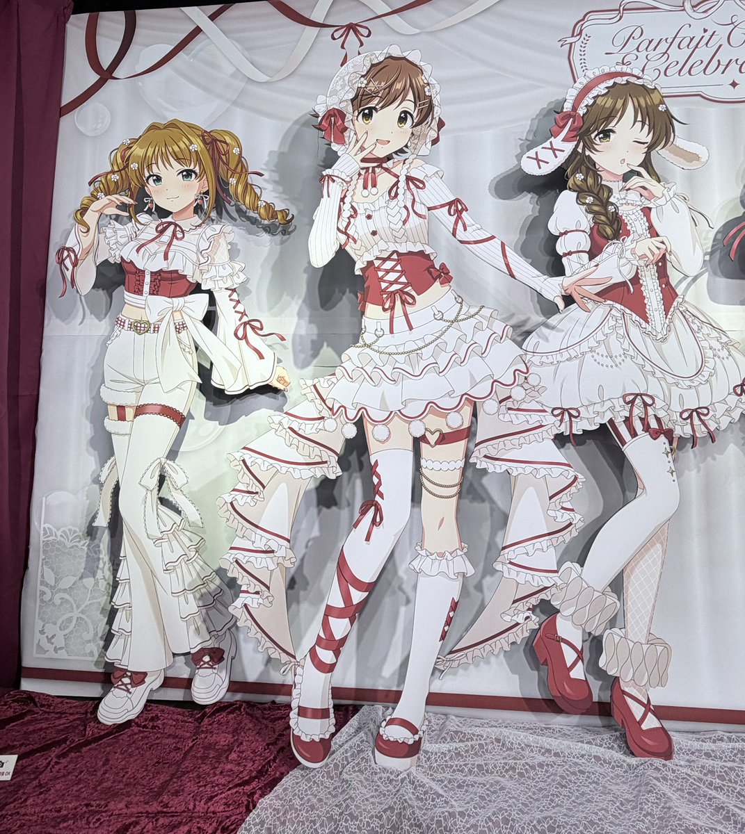 Necross_star's tweet photo. デレマスのポップアップ行ったンゴ！！

最近はフチなし等身大パネル流行ってるねぇ https://t.co/c5x0qbGYk5