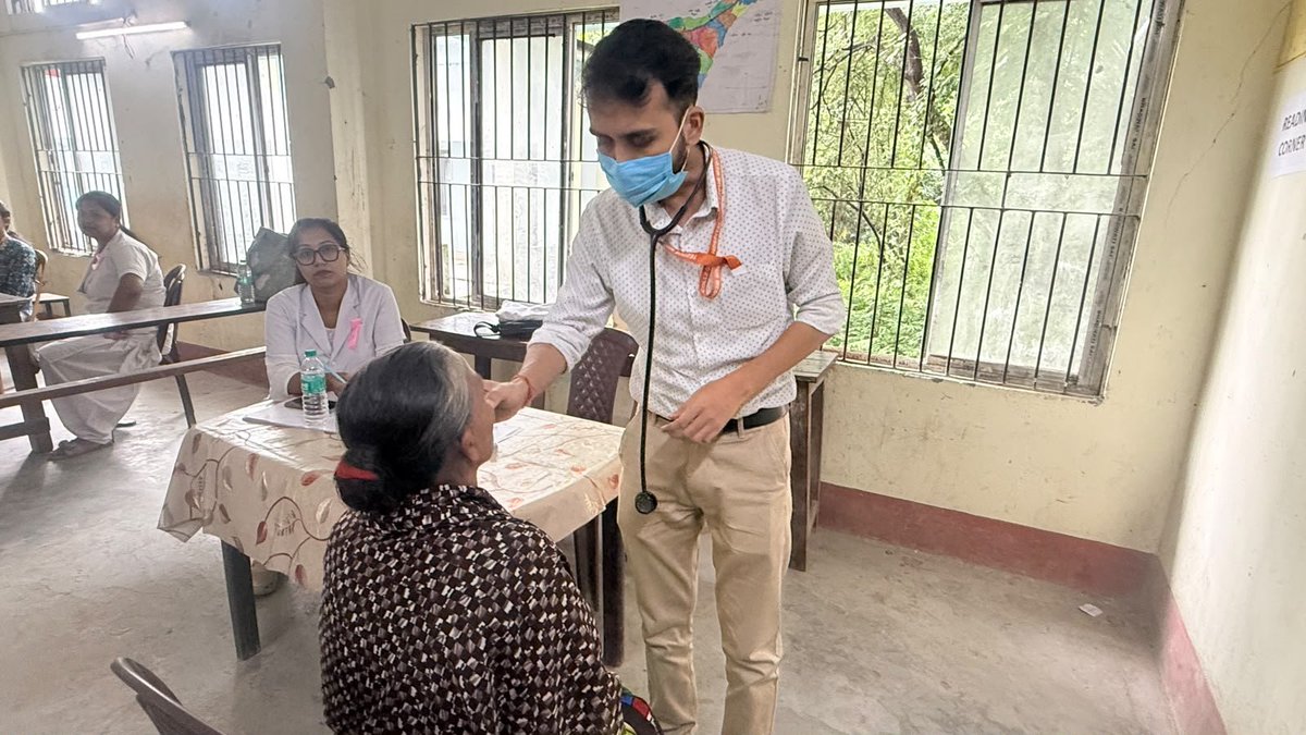 NHMSonitpur's tweet photo. A Health Camp under #SewaSankalpAbhiyan was held today at Chandra Nath Sarma Higher Secondary School under Bihaguri BPHC, providing accessible and quality healthcare services to the community. 

@MoHFW_INDIA @TheAshokSinghal @nhm_assam @DCSonitpur @diprosonitpur https://t.co/4beSnLf9xO