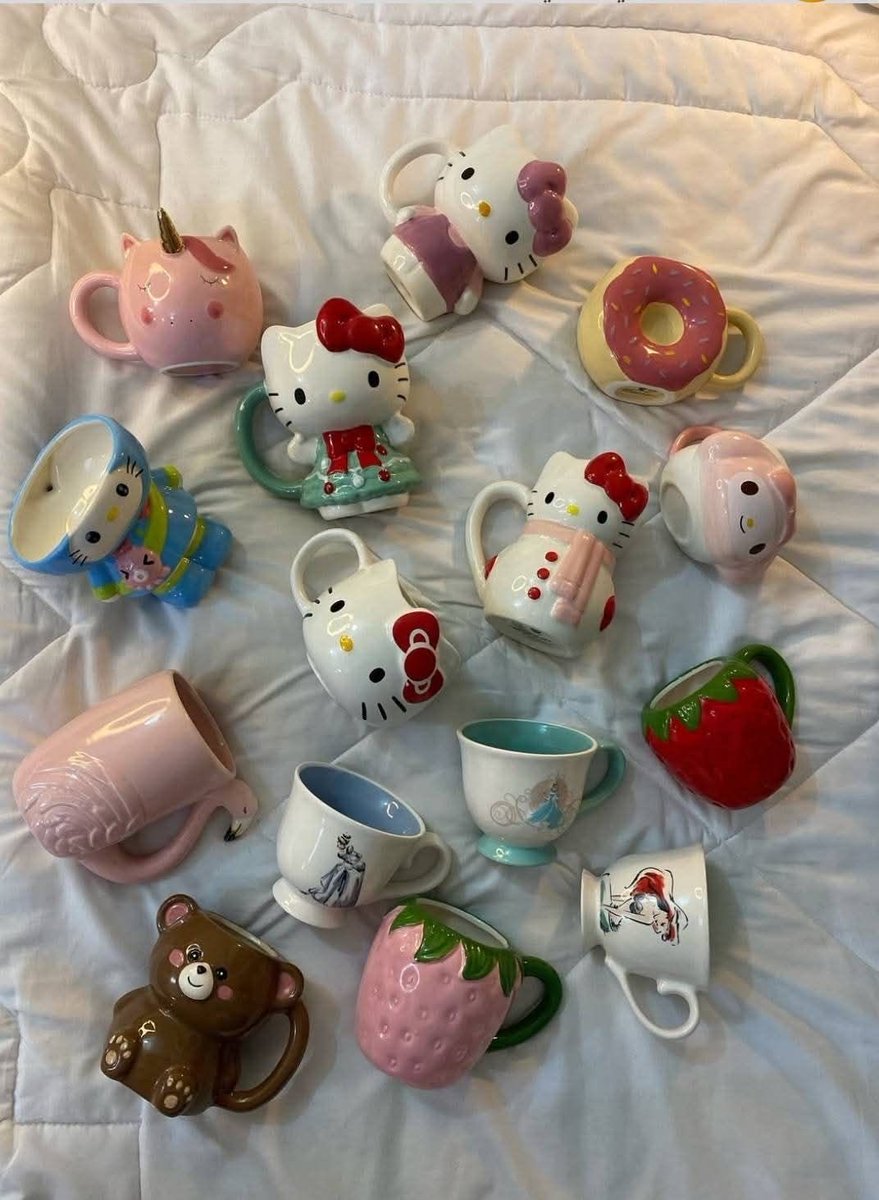 fairyprxncess's tweet photo. cute hello kitty mugs https://t.co/fe5cKYSeND