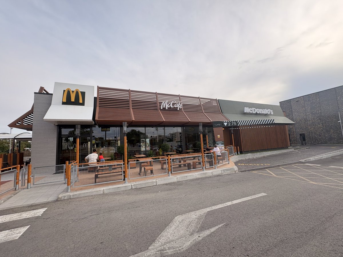 Grapalogia's tweet photo. Gracias @McDonalds @mcdonalds_es por no tener café en Torrejón de Ardoz ni poder canjear ofertas de bolsas …
Un desastre, fácilmente resoluble con @BurgerKing a 200 metros https://t.co/6ilMRmHSS0