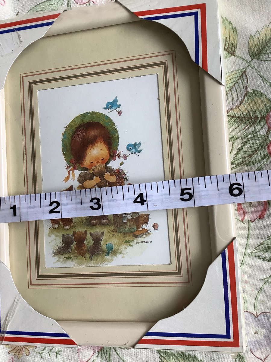 WatsonsVintage's tweet photo. Such a fun RARE ORIGINAL Vintage #WallHanging Circa 1970s Framed Giordano Print featuring an ADORABLE Girl, Bluebirds and Kittens Design - Kitsch Wall Hanging - 1970s Decor https://t.co/9aSha9Okfw via @Etsy #Vintage #70sArt #70sWallHanging #kitsch #70sRetro #Giordano #Kittens https://t.co/1i7hPZxa8t