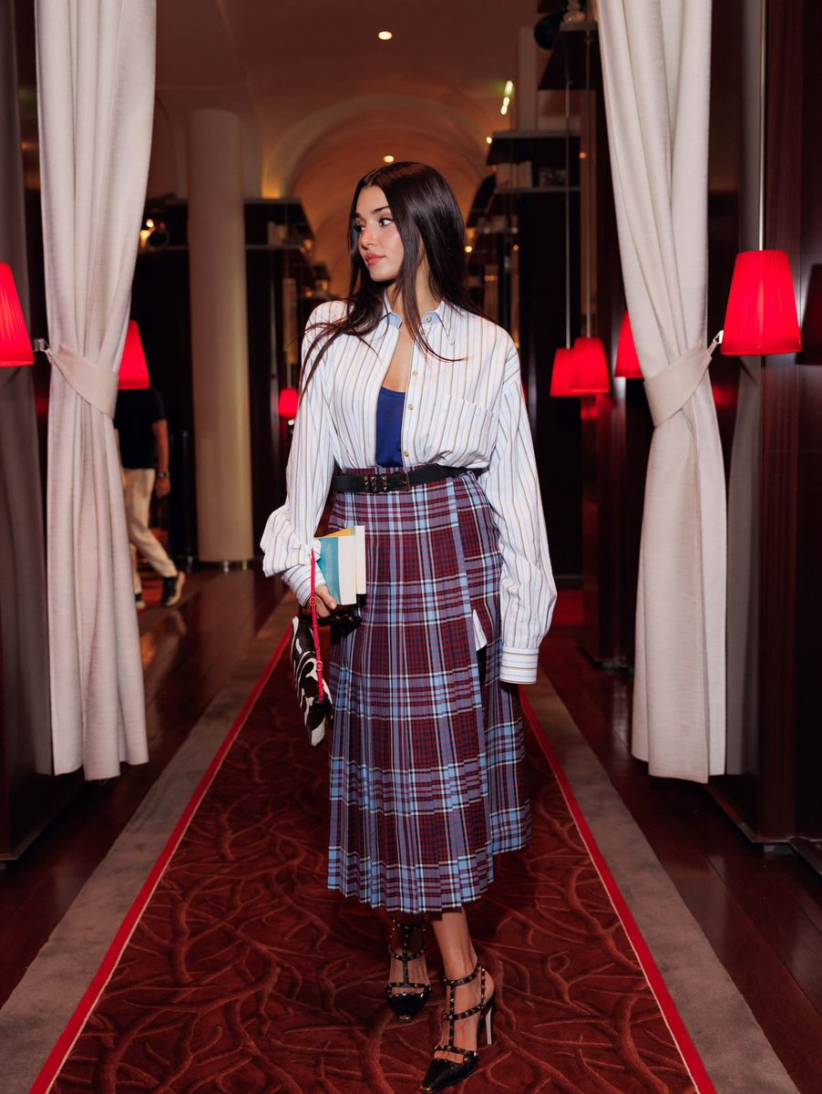 Celebs55Fashion's tweet photo. -
إطلالة هاندا ارتشيل خلال حضورها 
عرض ڤالنتينو اليوم ♥️ https://t.co/yNSARygNDE