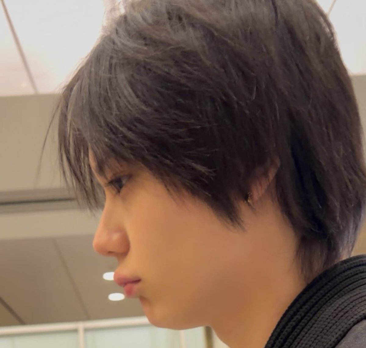 kwon5hyul's tweet photo. side profile nunanya banget🫠😩🤏🏻 https://t.co/mRcTdN602L
