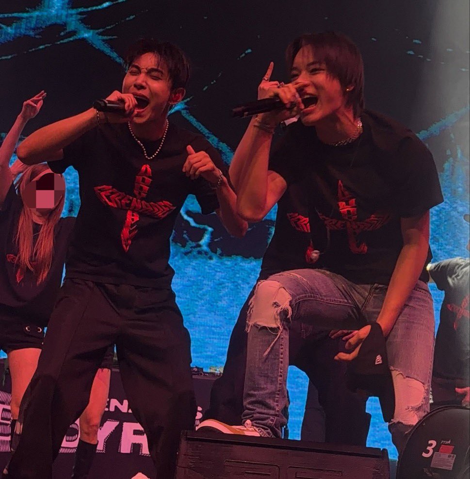 jigeudesu's tweet photo. 나의 락스타 투율즈 https://t.co/TYW5asd1cb
