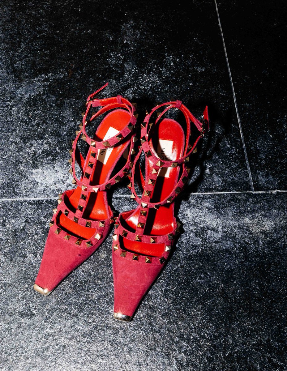 srchafreen's tweet photo. unforgettable 📖

SAROCHA X VALENTINO PFW SS27

#ValentinoSS27xFreen #ValentinoAntibiblioteca #ValentinoGaravani #srchafreen #PFW

@valentinoTH @MaisonValentino https://t.co/fxINWw4haN