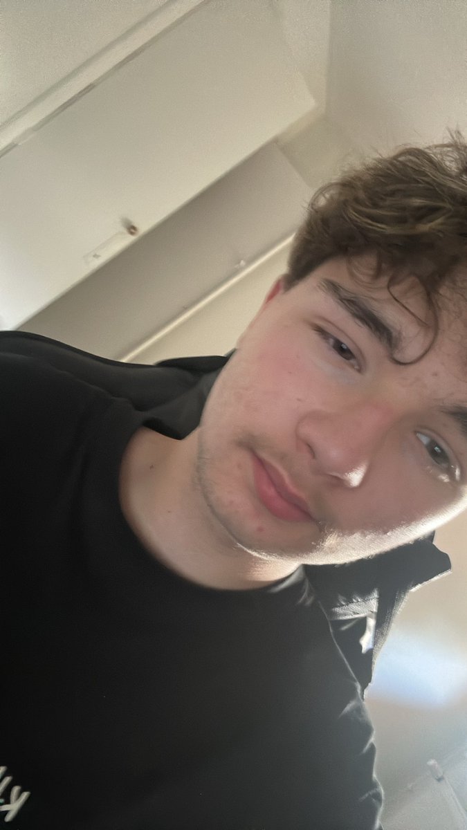 zitranepil's tweet photo. Les gars venez parler je m’ennuie venez me dm #mlm #gay https://t.co/gGHXLO2K1m