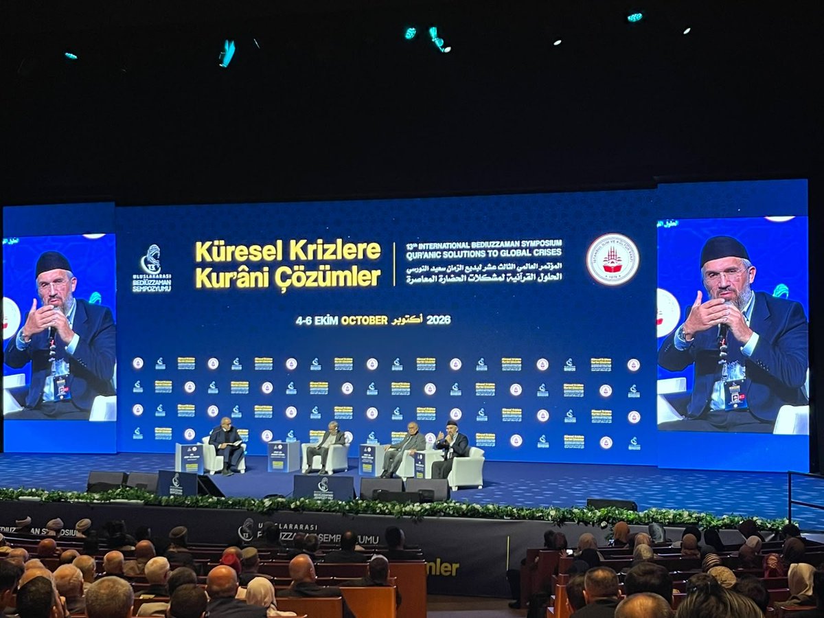 ihsanhocaresmi's tweet photo. Allah Teâlâ'nın inayetiyle telif ettiği eserlerle materyalizmanın bütün iddialarını çürüten, Uhuvvet,İhlas, Tesettür, İhtiyarlar Risalesi gibi onlarca telifatıyla İslam yolunu açan Bediüzzaman Said Nursi Hazretleri'ni bugün her zamankinden daha çok okumaya ve anlamaya muhtacız. https://t.co/IS4Vw7v0b7
