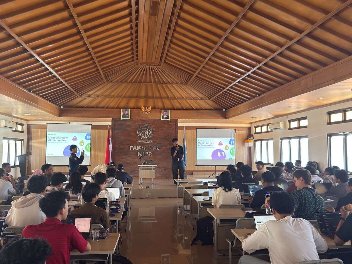 sachin_anatta's tweet photo. Grokbot Workshop Bali ✅🌴

230+ registered
130 accepted
104 showed up, laptops open 💻

Students, founders and creators, many of them non-tech, building their first bots at Universitas Udayana today 🤖

Thanks @SpaceX, @BaliSquad199997
Couldn't get a seat? Next one's coming 👀 https://t.co/6UoxbrK8Ql