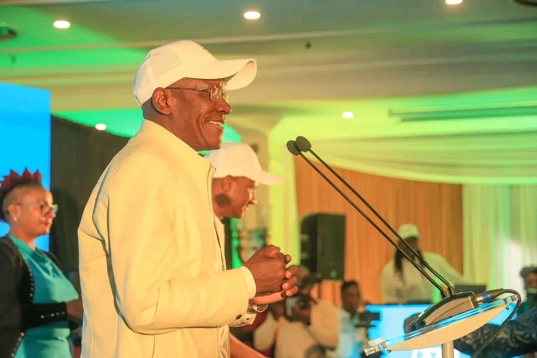 TEP_Party's tweet photo. Wee Sikiaa! 

Asante sana, @DrBKhalwale, and the entire UPM party membership and leadership, for agreeing to shelve your party and wholeheartedly support TEP and Edwin Sifuna.

Twasema asante. 

#ChamaYaSifuna #TEP https://t.co/hM90Tq3pVP
