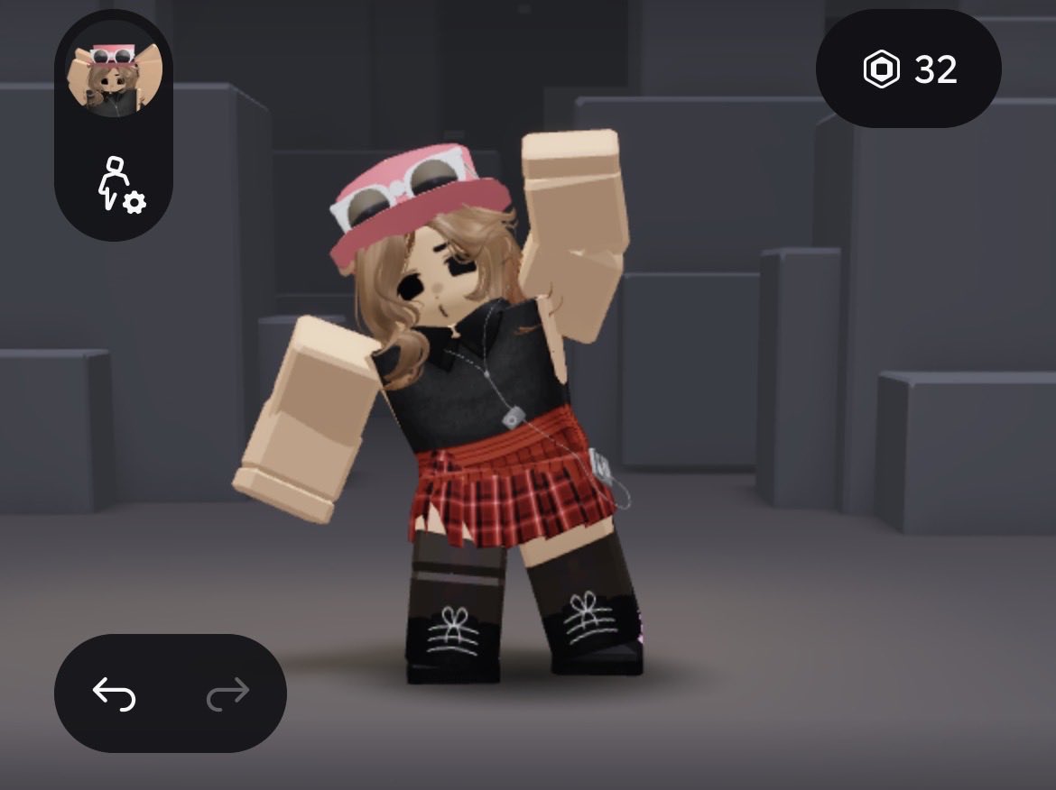 occult_bug's tweet photo. How many pokepasta roblox avatars do I want? As many as I can obtain

#pokepasta #cabinetofnovelties #hypnoslullaby https://t.co/ZP7T9Hd9Ul
