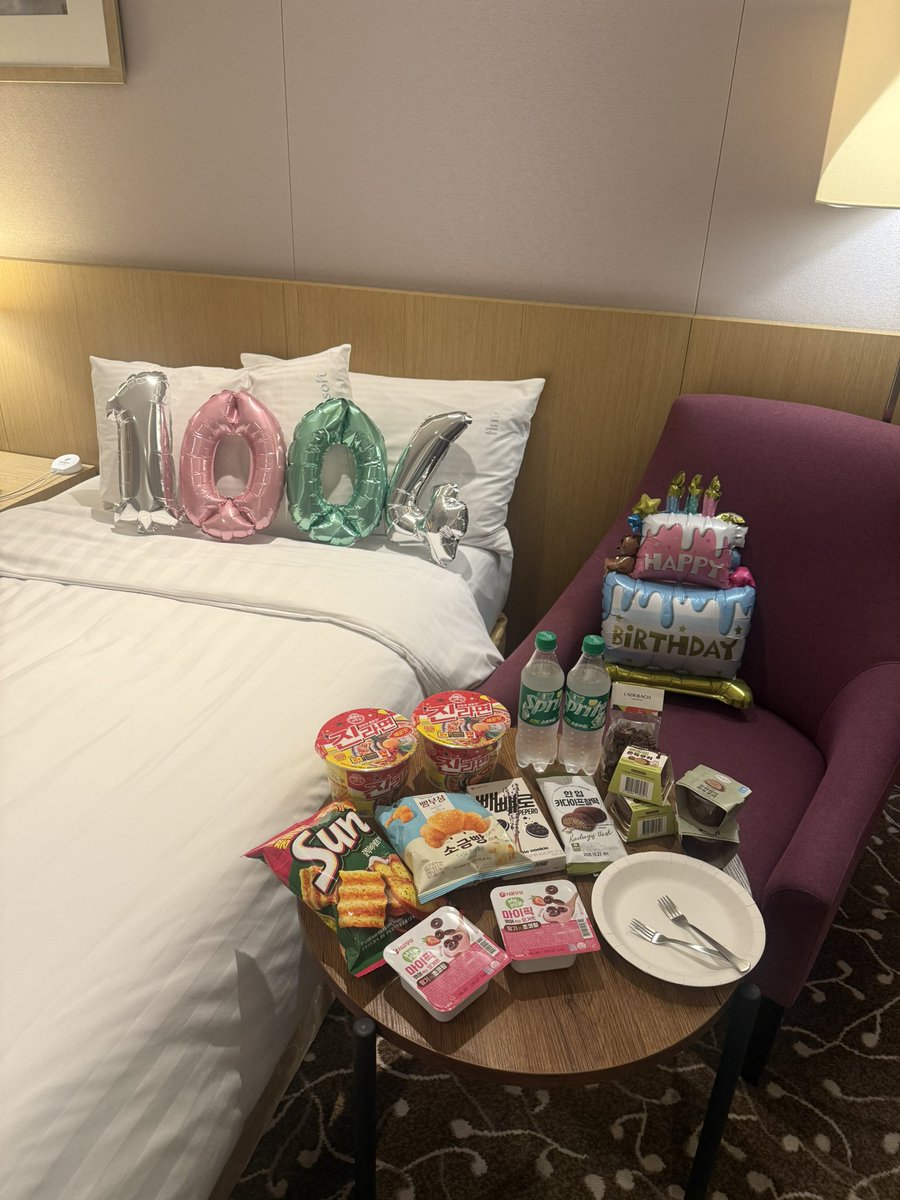 tsuki__hanihani's tweet photo. ドバイチョコもちでパーティーしました（？） https://t.co/WPIF1L7PoE