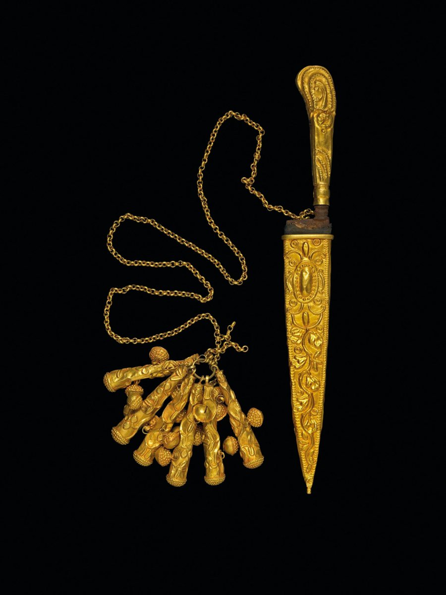 GeneralPorcupin's tweet photo. Egyptian Dagger — Ashanti Knife https://t.co/yPXMC9AROk