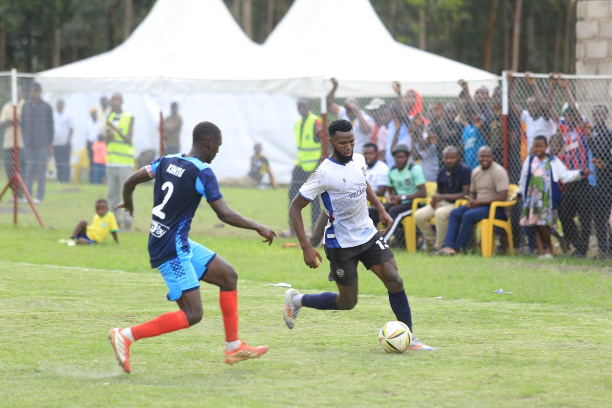 Chosensports433's tweet photo. SC VOLCANOES ERUPT! ππ₯
SC Volcanoes 1-0 CATDA FC at St. Paul Mutolere SS Playground!
3 points, clean sheet, and the volcano is heating up in the FUFA Big League! π₯
The mountain is shaking β who stops them next?
#FUFABigLeague #SCVolcanoes #KisoroToTheTop #ChosenSports https://t.co/hP2LsubxPw