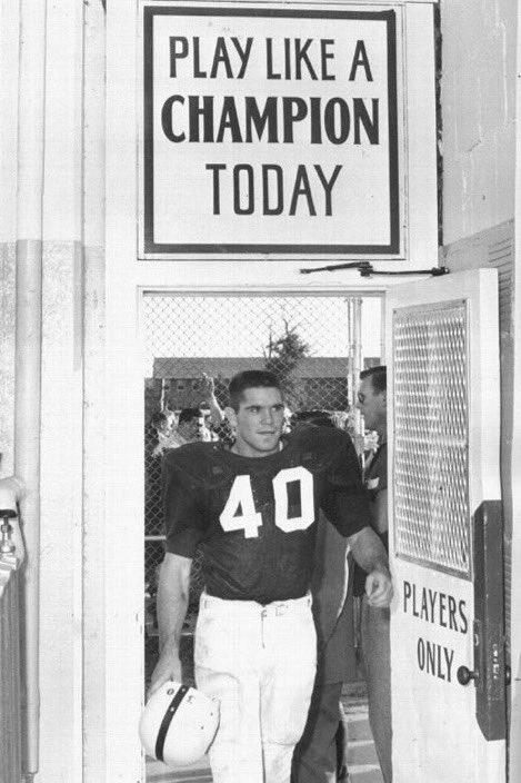 KREFsports's tweet photo. 79 years ago today: Bud Wilkinson won his first home game at OU, beating Texas A&M 26-14.

That day is also believed to include the earliest known appearance of OU’s “Play Like A Champion Today” sign — 39 years before Lou Holtz brought the tradition to Notre Dame.

A pretty cool piece of OU football history.