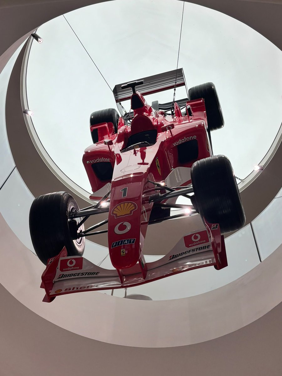mmelihozler's tweet photo. Şampiyon olduğu için çarmıha gerilen Ferrari... https://t.co/05zZbB7SQv