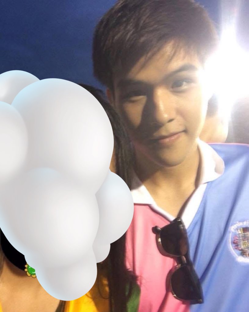 cieldemesyeux's tweet photo. คือถ้าไม่รู้จักสกายมาก่อนแล้วถามว่าสี่รูปนี้รูปไหนถ่ายก่อนหลังชั้นขอตอบว่า เงาะค่ะ หน้าเหมือนเดิมเปี๊ยบบบขนาดนี้ https://t.co/a6QL76j1MK