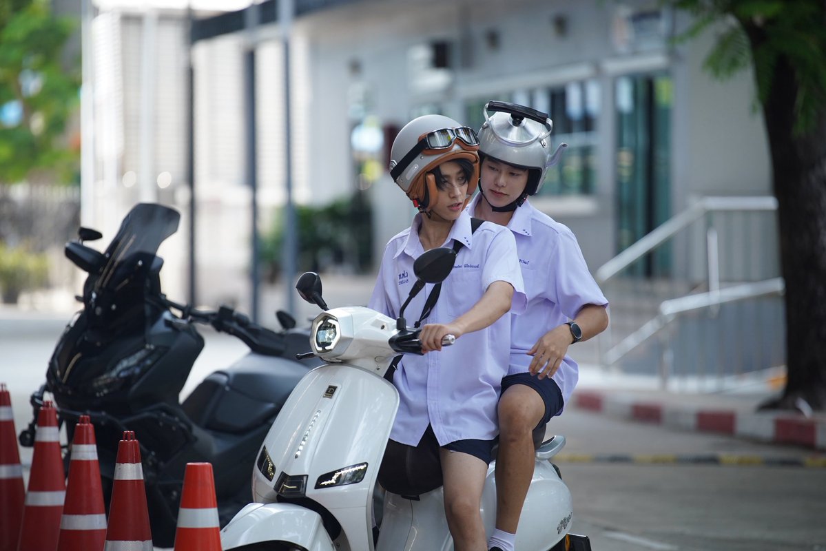 itsbliss_pk's tweet photo. @p_poph_s พี่ว่าหมวกกันน็อคมันแปลกๆนะ

LOVEX3 A TURNING POINT

#LOVEx3_EP8 https://t.co/LMJOvhIALN
