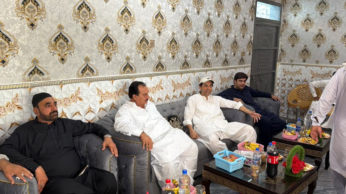 Qadeer010786's tweet photo. الحمدللہ! چکسیدا سے ثناءاللہ گوندل (گامے کا)، گلزار احمد گوندل، محمد انار اور عمر حیات نے اپنی فیملی و گروپ سمیت چن پنجوتھہ گروپ چھوڑ کر بھرتھ گروپ میں شمولیت کا اعلان کر دیا

ہم تمام ساتھیوں کو دل کی گہرائیوں سے مسلم لیگ ن میں خوش آمدید کہتے ہیں 
@MaryamNSharif
@SohaibBherthMPA https://t.co/Nbd32pW0dD