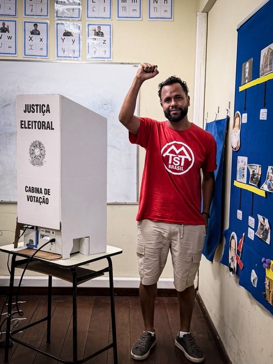 pastorhenriquev's tweet photo. Hoje o Brasil inteiro decide junto! https://t.co/VAtew5Wr2y