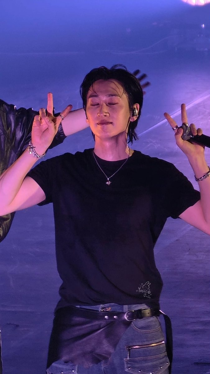 e_hxrry's tweet photo. 261004 kpop prime
Cr yosico.0505
#은혁 #EUNHYUK
✌️✌️ 이뻐라 https://t.co/mNpNz4VE6P