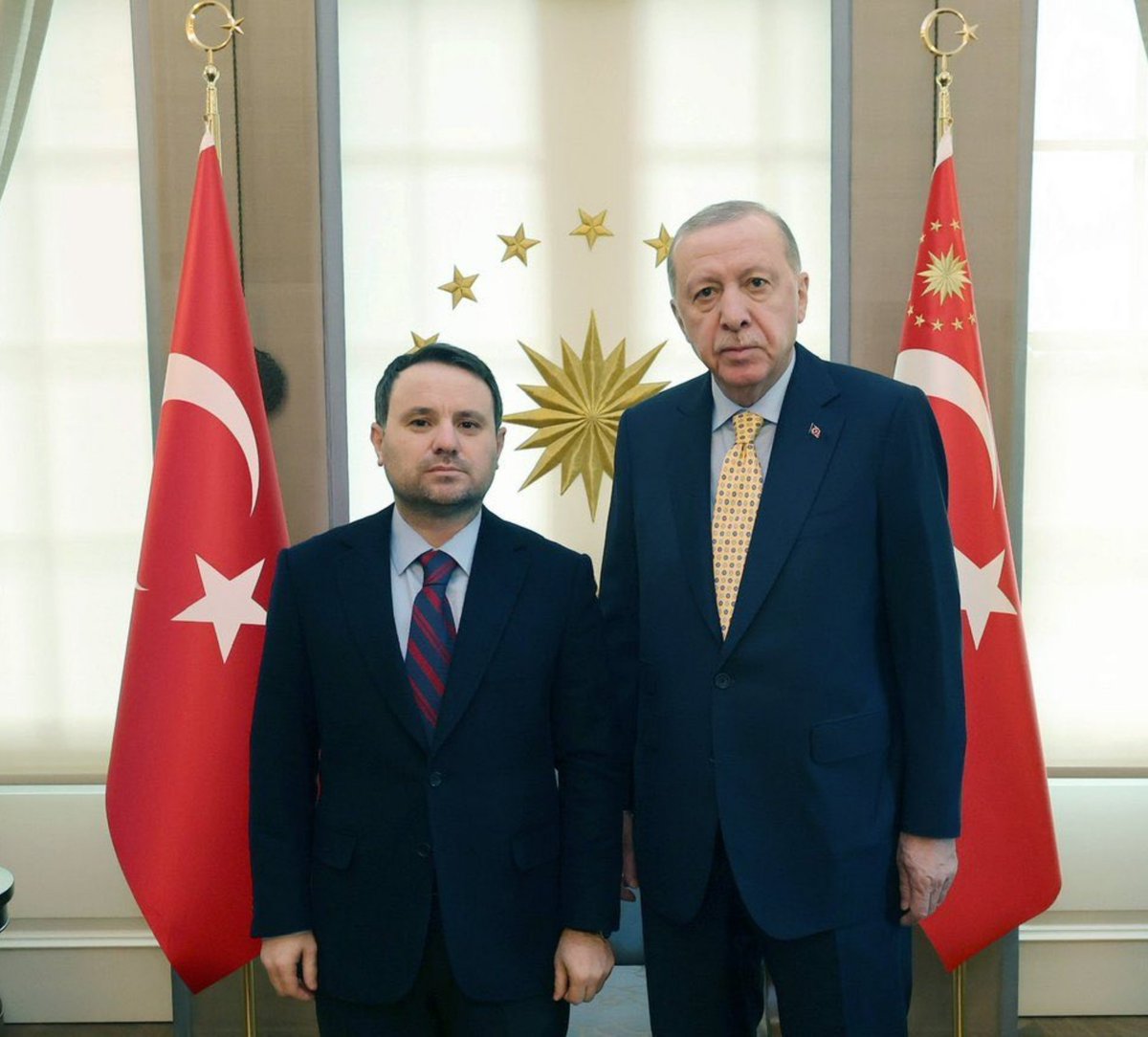 ulkucuhareketr's tweet photo. AKIN GÜRLEK YALNIZ DEĞİLDİR 🇹🇷 https://t.co/BDP74g0epr