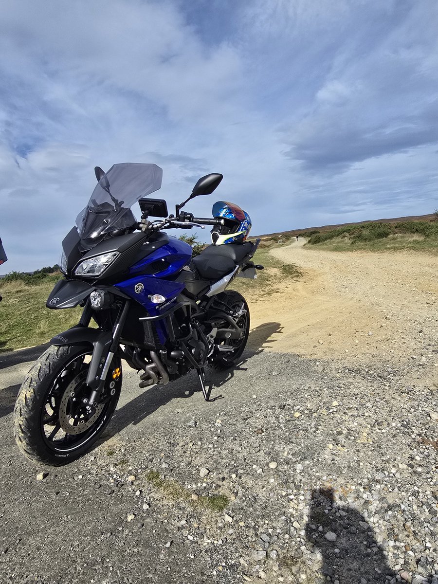 CYB3R1990's tweet photo. Ride out to the middle of nowhere i'd love to live in the middle of nowhere with no one about for absolut miles! 👌 https://t.co/LmKzXwKdrF