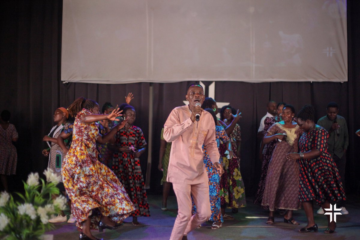 setfreecity's tweet photo. The Married's lead us into the praise and worship and God took all His Glory.
📸@talent_edrine 
#setfreelifechurch #churchfamily #praise https://t.co/UFeZXsBkPm
