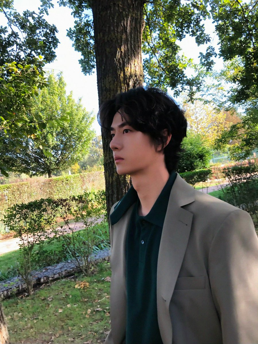 yibow0085's tweet photo. YIBO-OFFICIAL weibo update.

「Paris BO log」
等待…
⬇️
走吧！#王一博

WANG YIBO LACOSTE NO WHITE
#WangYiboPFWxLacosteSS27

#WangYibo #王一博 #หวังอี้ป๋อ https://t.co/EB0BVTwbxE