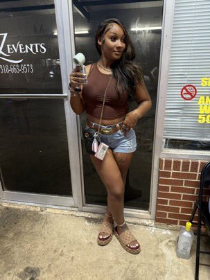 Nylaaaat31's tweet photo. Happy Sunday everyone 😇🥰 https://t.co/ul9mL0P9Vb