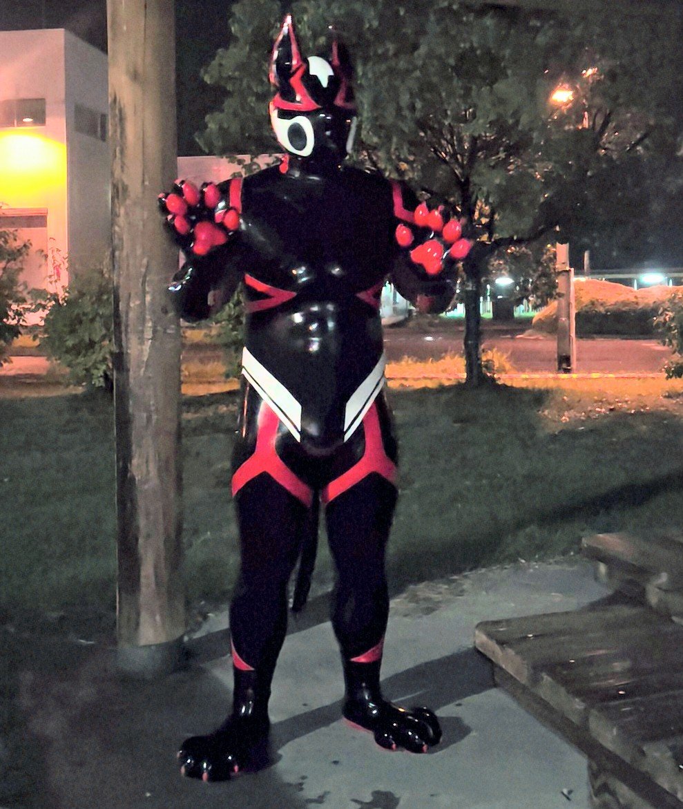 silisuitslove's tweet photo. 動画でとったからちょくちょくあげてく https://t.co/zTy5LybXMu