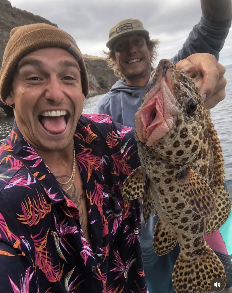 manlikeambani's tweet photo. I don catch totofish 😂😭na to turn am to pocket Toto 😂 https://t.co/n5q1W6Ftwf