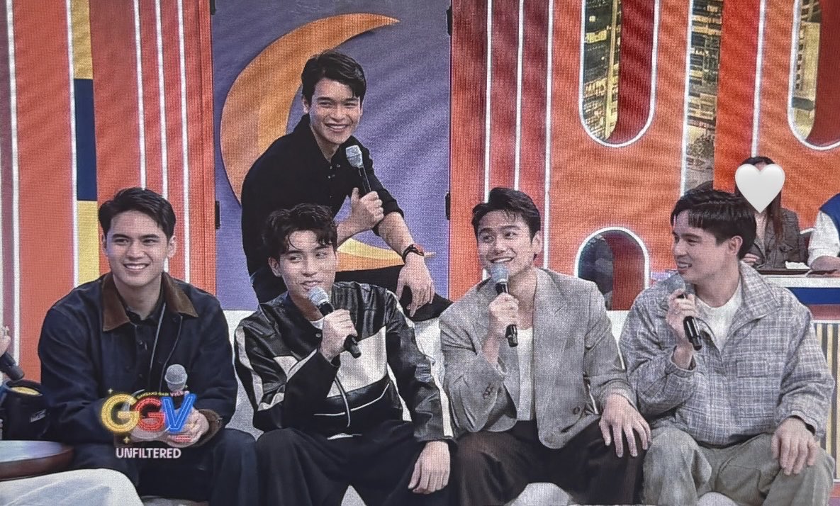 arkeyjeon_'s tweet photo. ang babango, ang popogi, ang expensive, ang yumm- ay hahahaha sarap naman ng internet snacks na mga to 🤭 #GGVUnfiltered https://t.co/APStbvrDI3