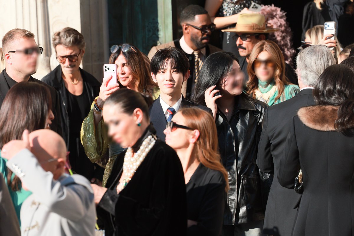 soso_note1's tweet photo. 너무 귀여웡 😄😄😄😄😄
#PARKSIWOOxVALENTINO 
#VALENTINOPFWSS27 
#PARKSIWOO https://t.co/FJ5Fx12u1u