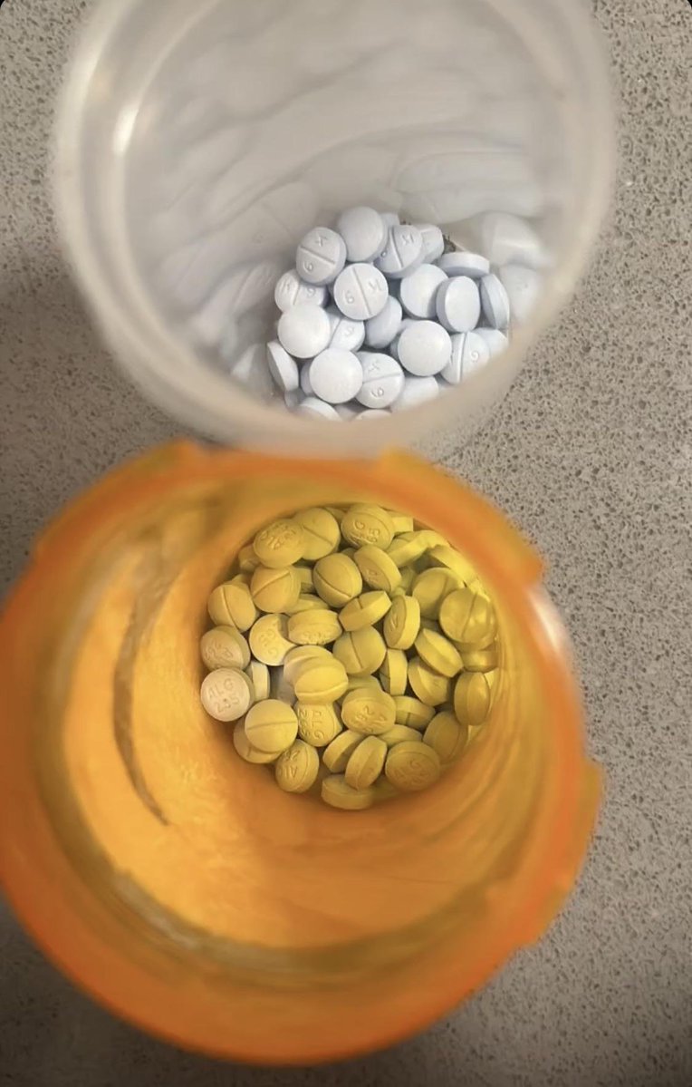 silent_qua's tweet photo. Blue’s K9,ALG 265 30mg Oxycodone(Script) https://t.co/A0Xjot2QnB